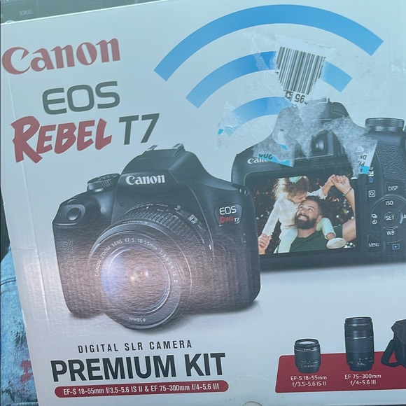 Canon EOS Rebel T7 - Picture 2 of 4
